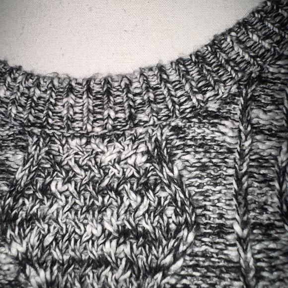 Metaphor Black-White Cable Knit long sleeve Sweater women’s size medium - Picture 4 of 6